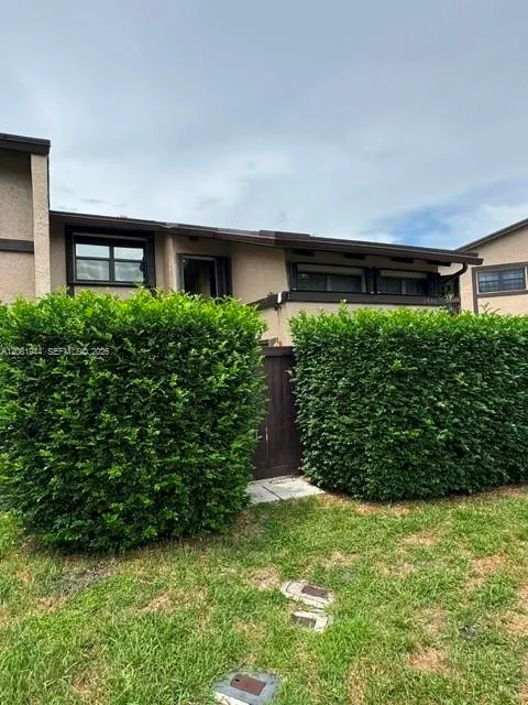 1840 Bayberry Dr Pembroke Pines, FL 33024