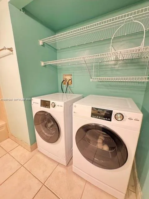 1840 Bayberry Dr Pembroke Pines, FL 33024
