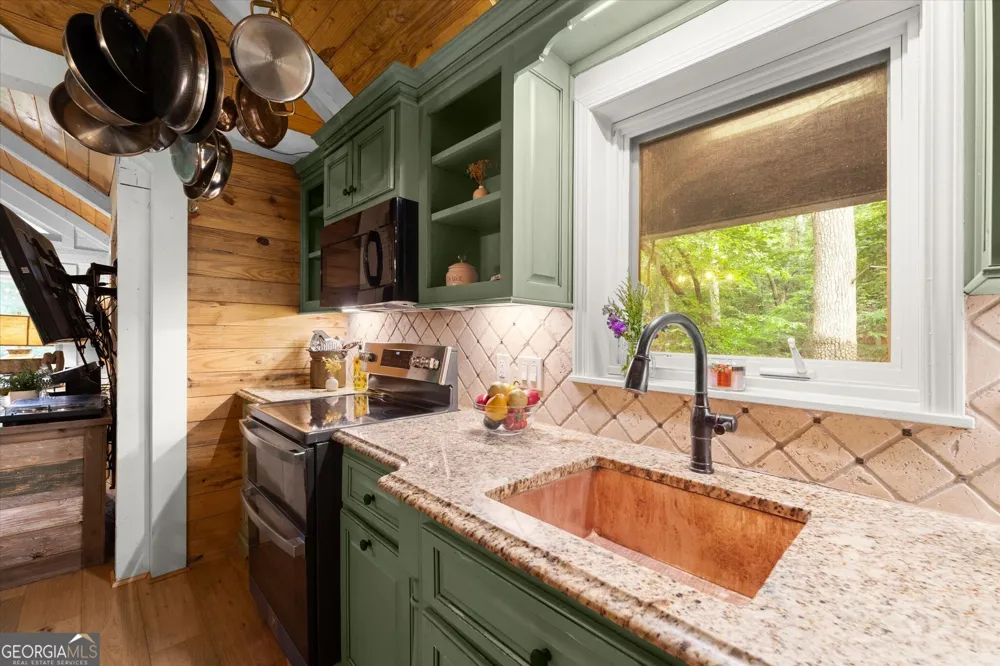 11 Blue Bell CIR N Jasper, GA 30143