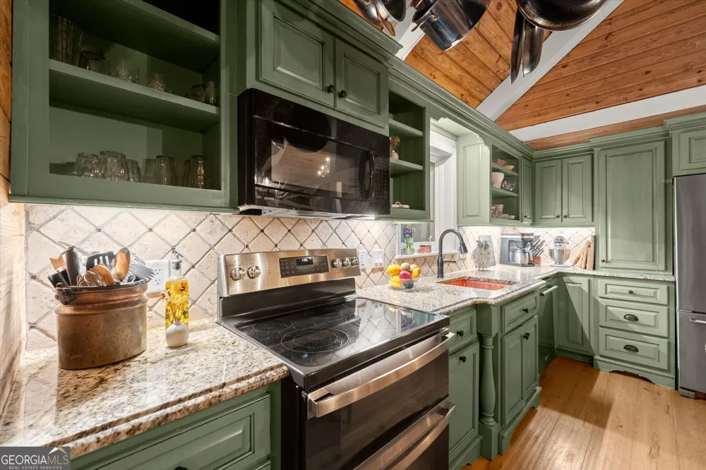 11 Blue Bell CIR N Jasper, GA 30143