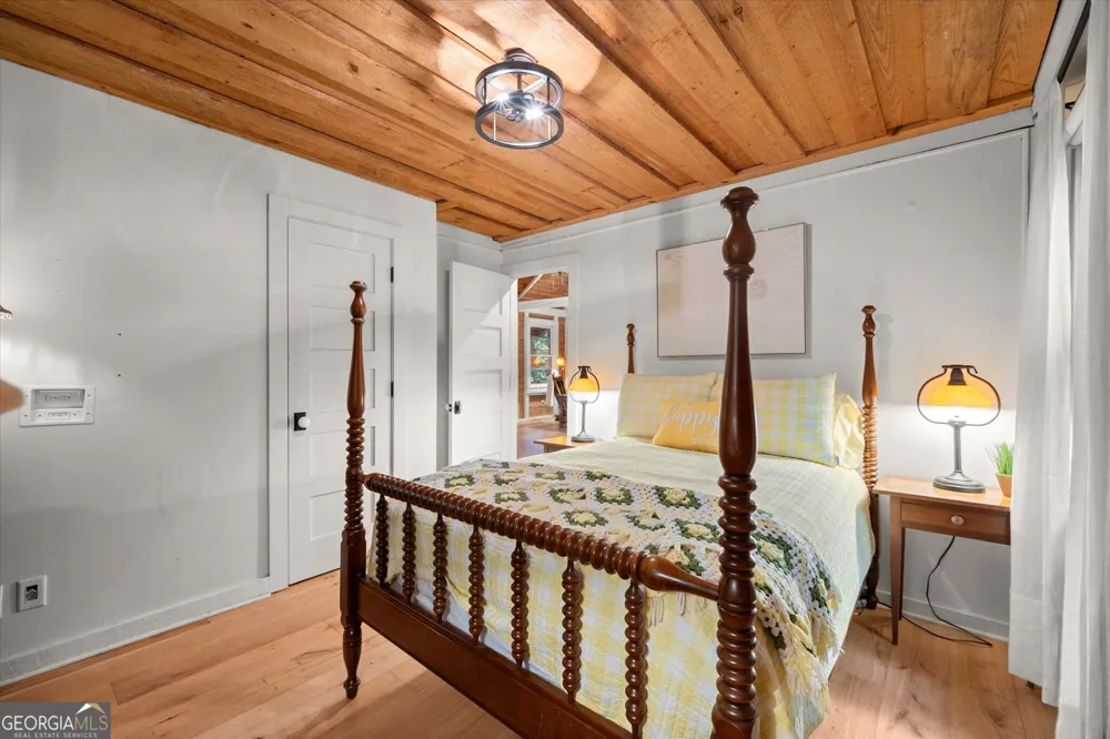 11 Blue Bell CIR N Jasper, GA 30143