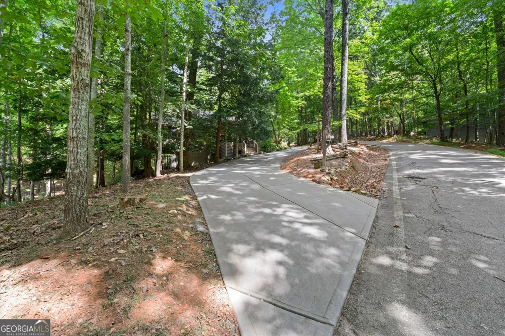 11 Blue Bell CIR N Jasper, GA 30143