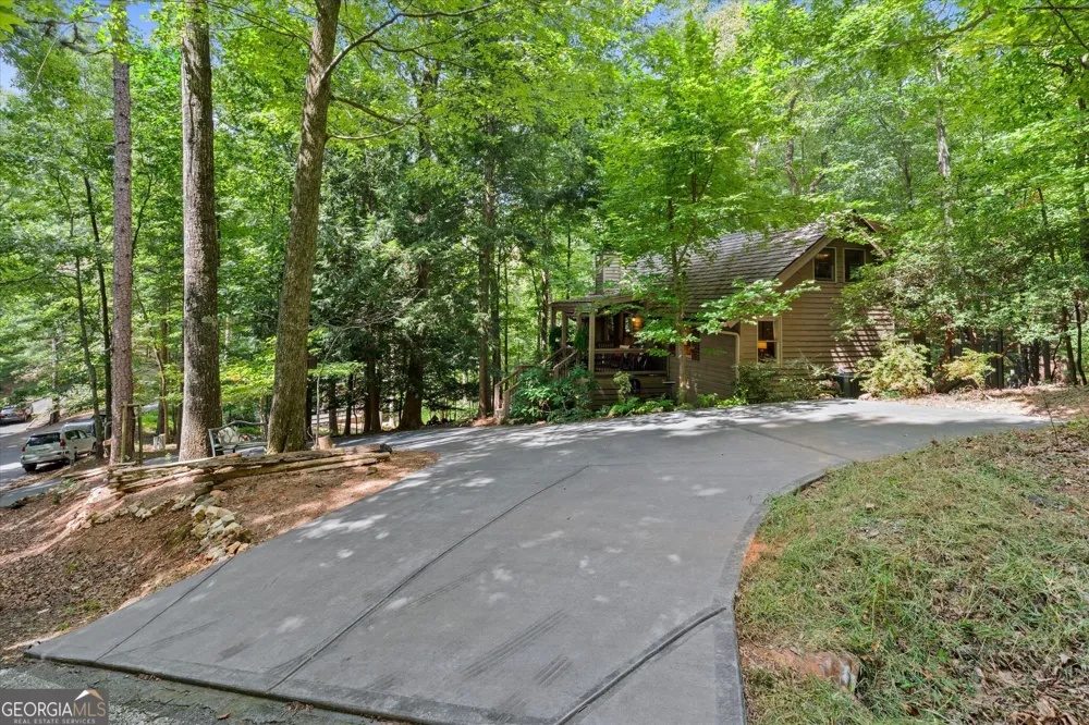 11 Blue Bell CIR N Jasper, GA 30143