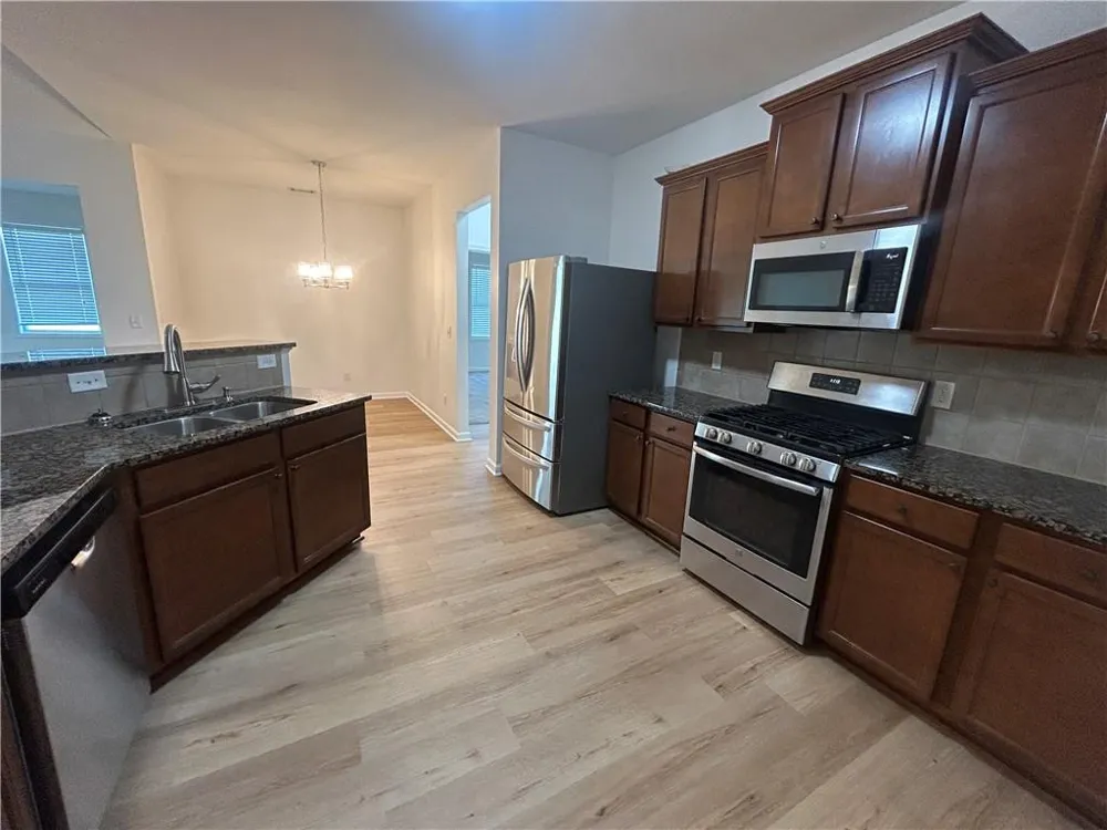825 Stonehaven Road SW Atlanta, GA 30331