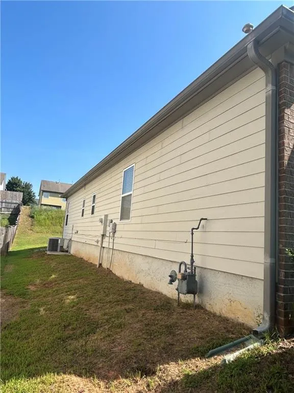 825 Stonehaven Road SW Atlanta, GA 30331