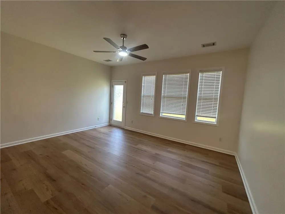825 Stonehaven Road SW Atlanta, GA 30331