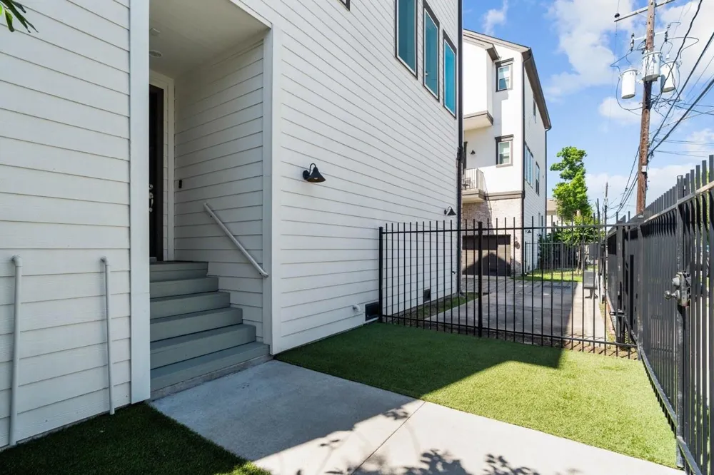 1114 W 15th 1/2 Street #A Houston, TX 77008
