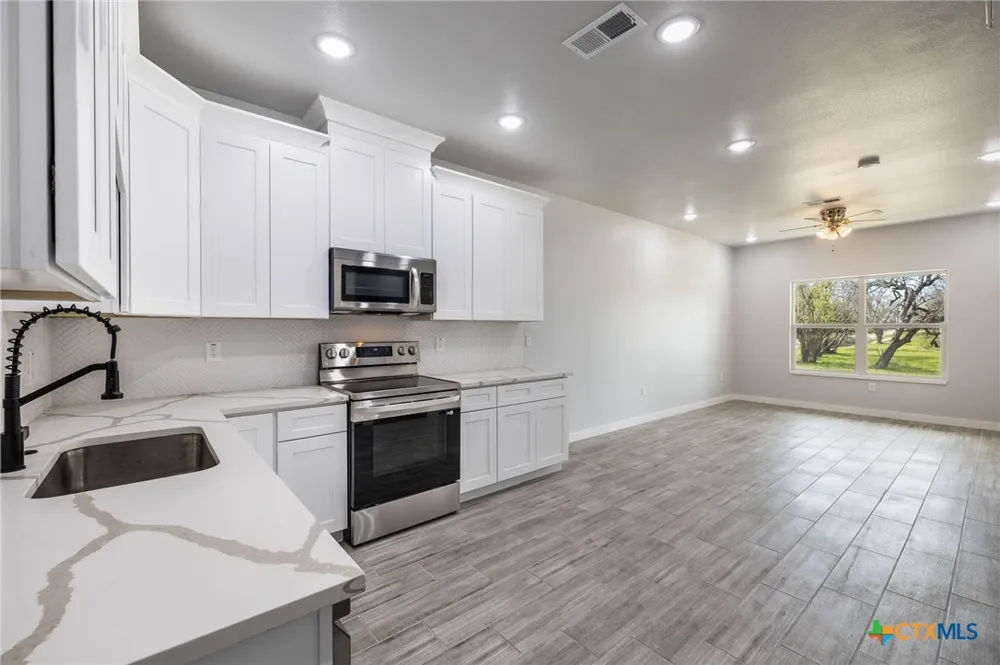 600 Kimbro Street Taylor, TX 76574