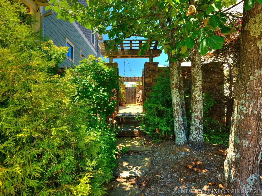 31 Boulevard Carlton Landing, OK 74432