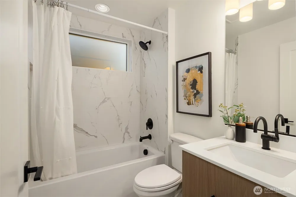 4406 1st Avenue NE Seattle, WA 98105