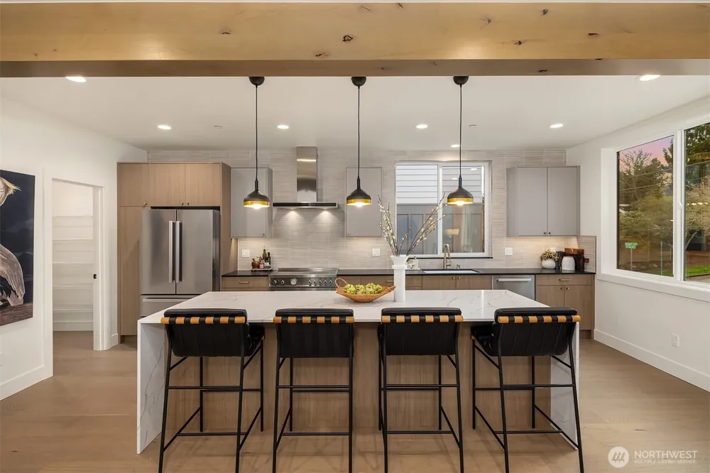 4406 1st Avenue NE Seattle, WA 98105
