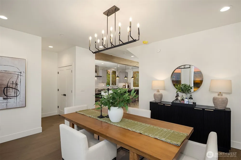 4406 1st Avenue NE Seattle, WA 98105