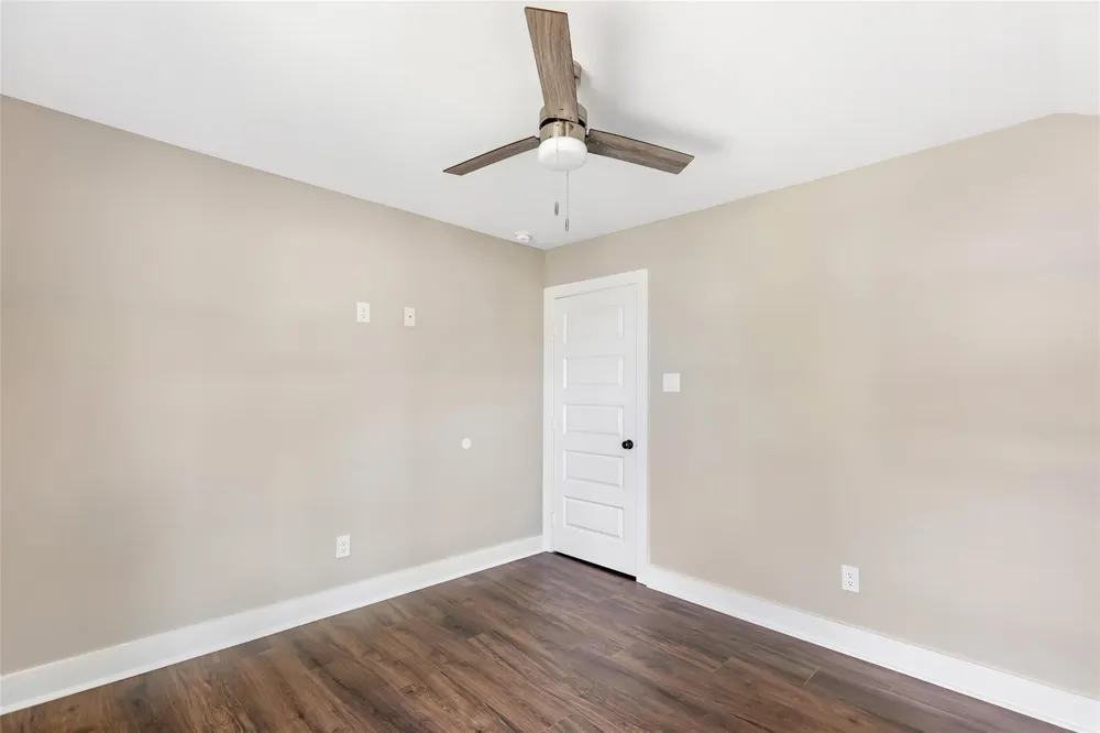 301 S Magnolia Street Highlands, TX 77562