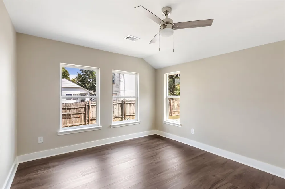 301 S Magnolia Street Highlands, TX 77562