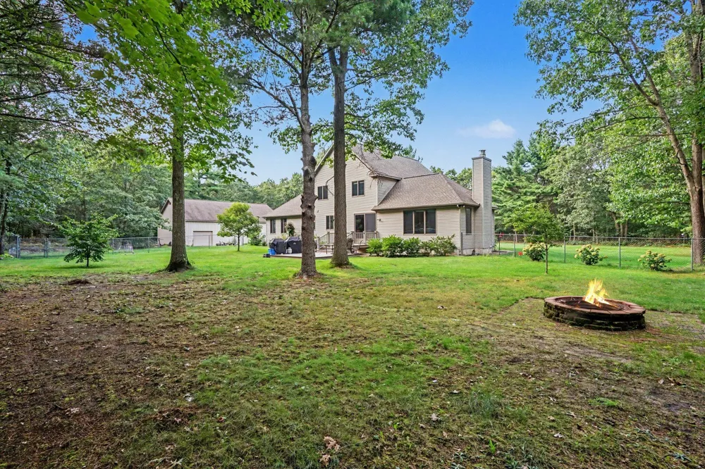 5045 Andrea Drive Muskegon, MI 49445