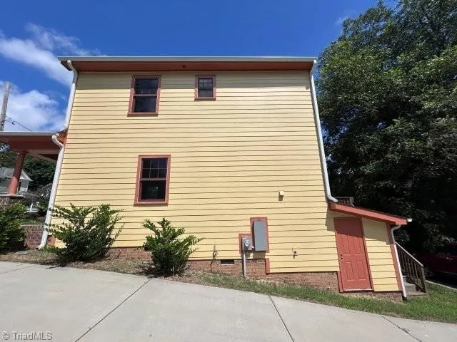 523 W Front Street Statesville, NC 28677