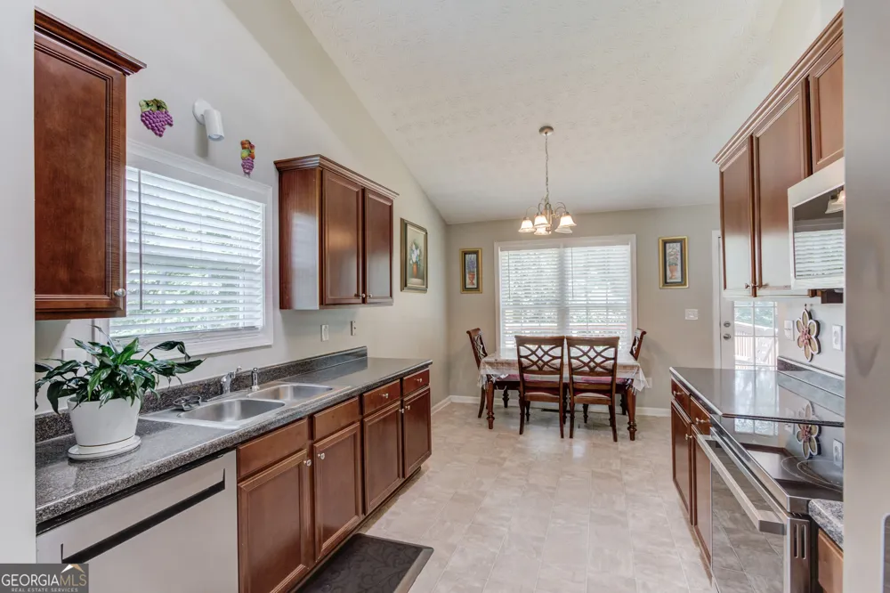 1143 Augustine DR Auburn, GA 30011