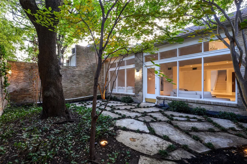 4650 Christopher Place Dallas, TX 75204