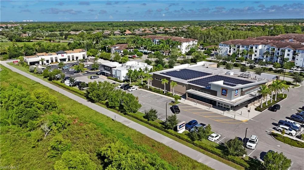 4741 3rd Avenue NW Naples, FL 34119