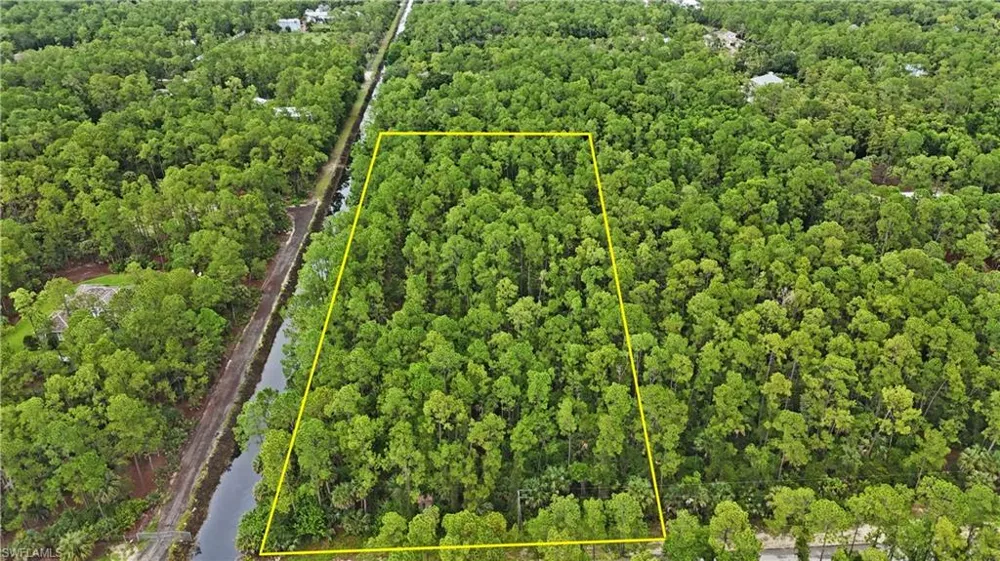 4741 3rd Avenue NW Naples, FL 34119