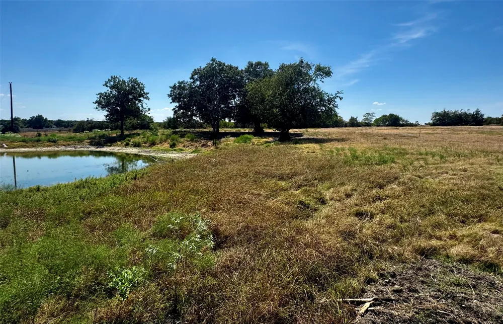 16 CR 327 Granger, TX 76530