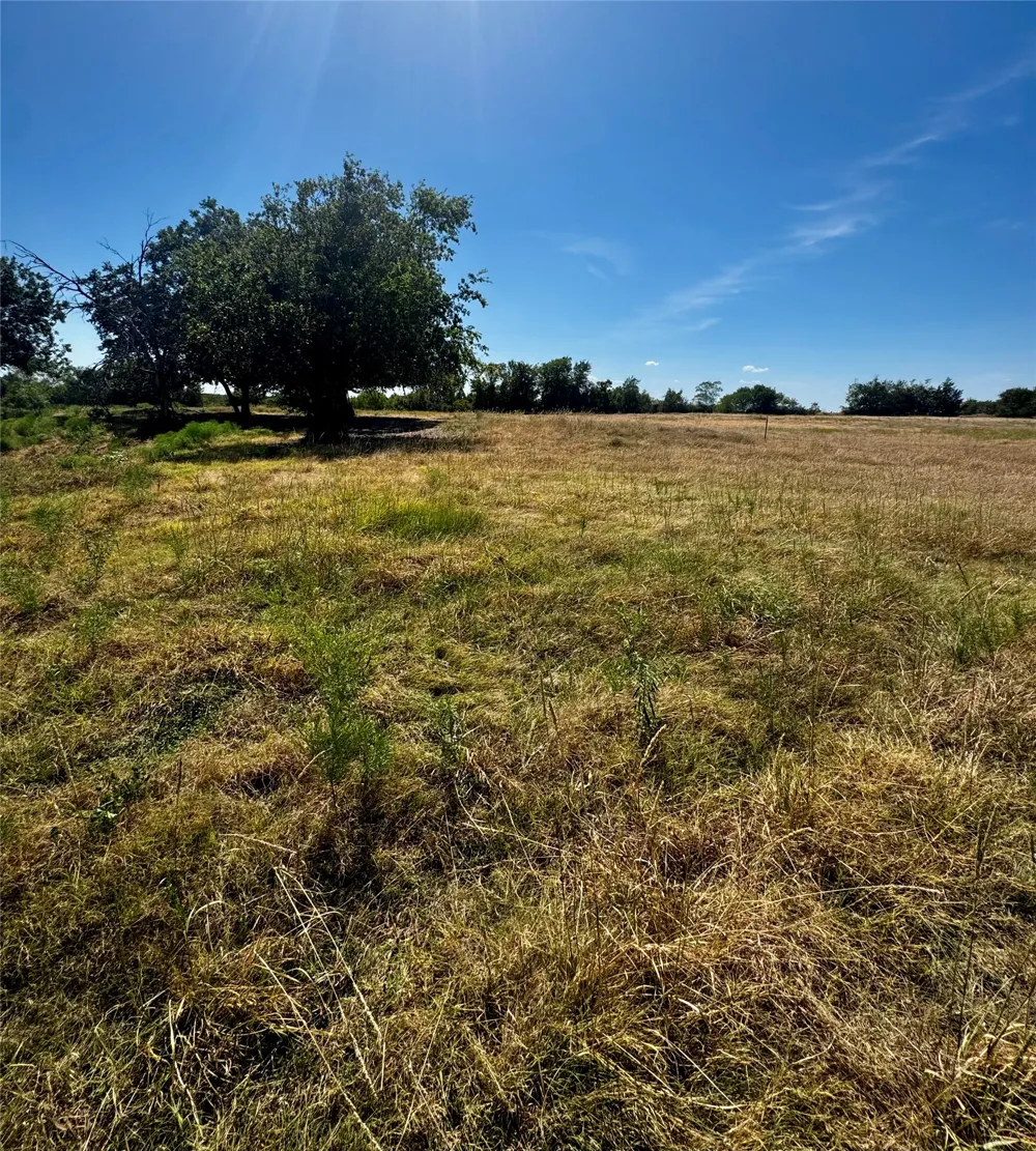 16 CR 327 Granger, TX 76530