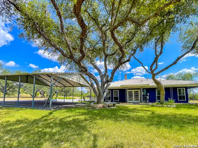 2815 Orange Ln Beeville, TX 78102
