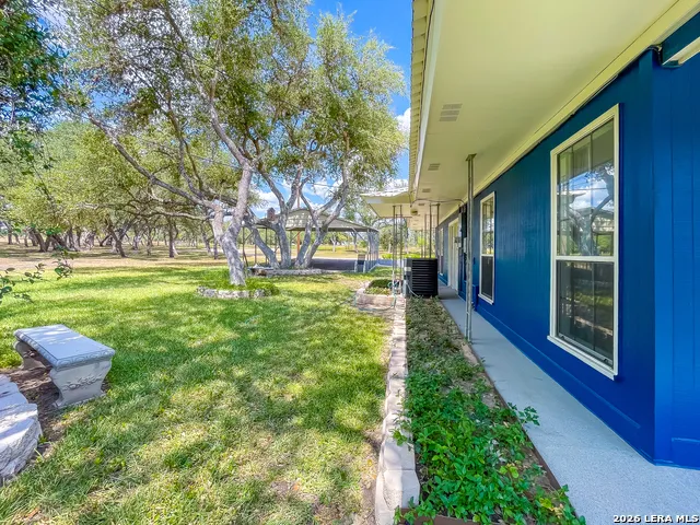 2815 Orange Ln Beeville, TX 78102