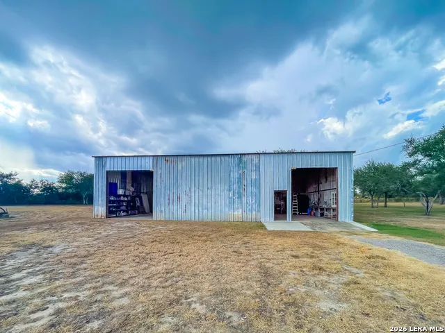 2815 Orange Ln Beeville, TX 78102