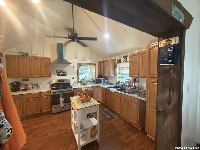 2366 Royal Oaks Poteet, TX 78065