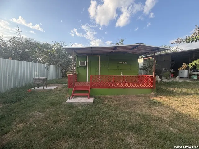 2366 Royal Oaks Poteet, TX 78065