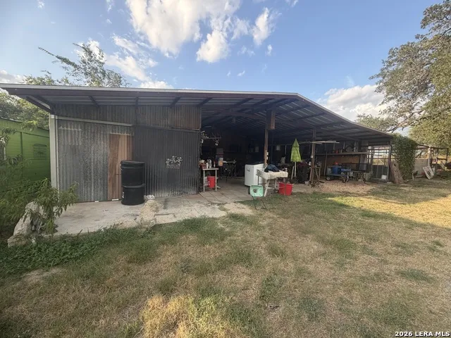 2366 Royal Oaks Poteet, TX 78065