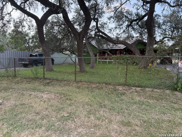 2366 Royal Oaks Poteet, TX 78065
