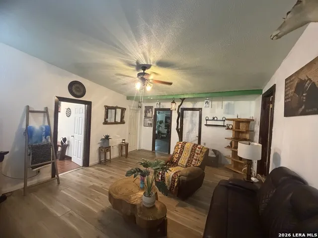 2366 Royal Oaks Poteet, TX 78065