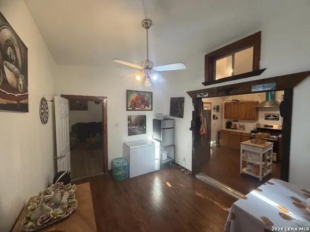 2366 Royal Oaks Poteet, TX 78065