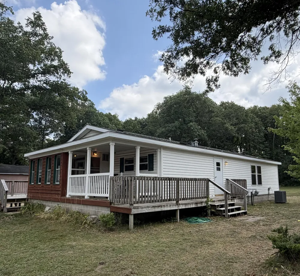 3260 W Ridge Street White Cloud, MI 49349