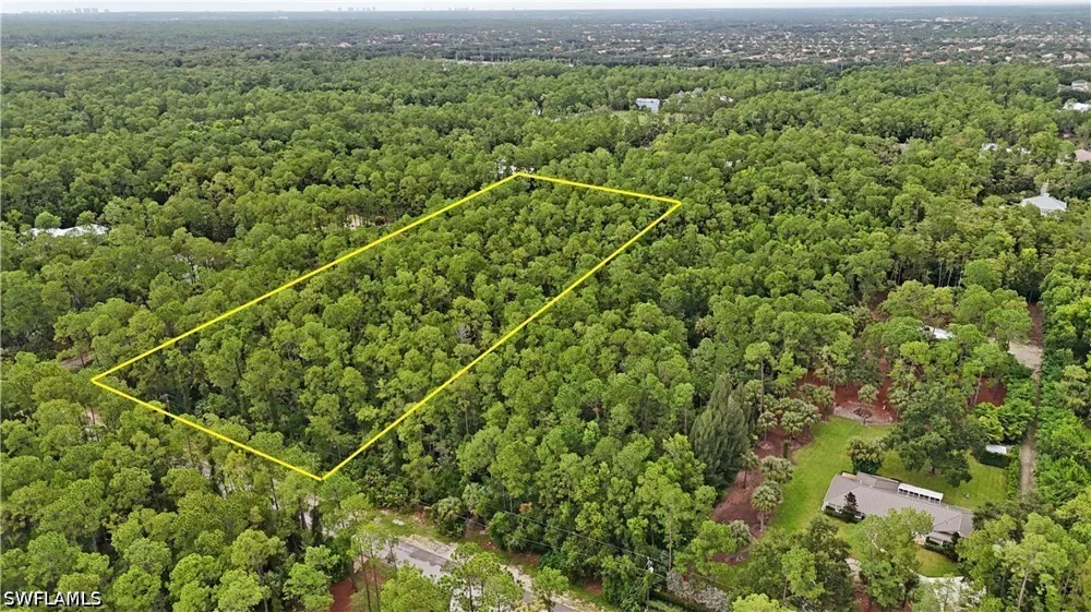 3rd Avenue NW Naples, FL 34119