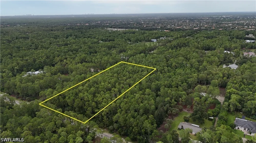 3rd Avenue NW Naples, FL 34119