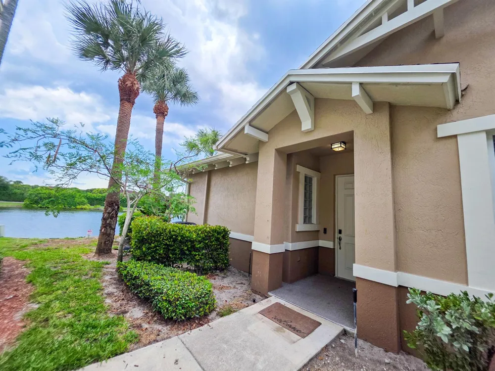 855 Marina Del Ray Lane #1 West Palm Beach, FL 33401
