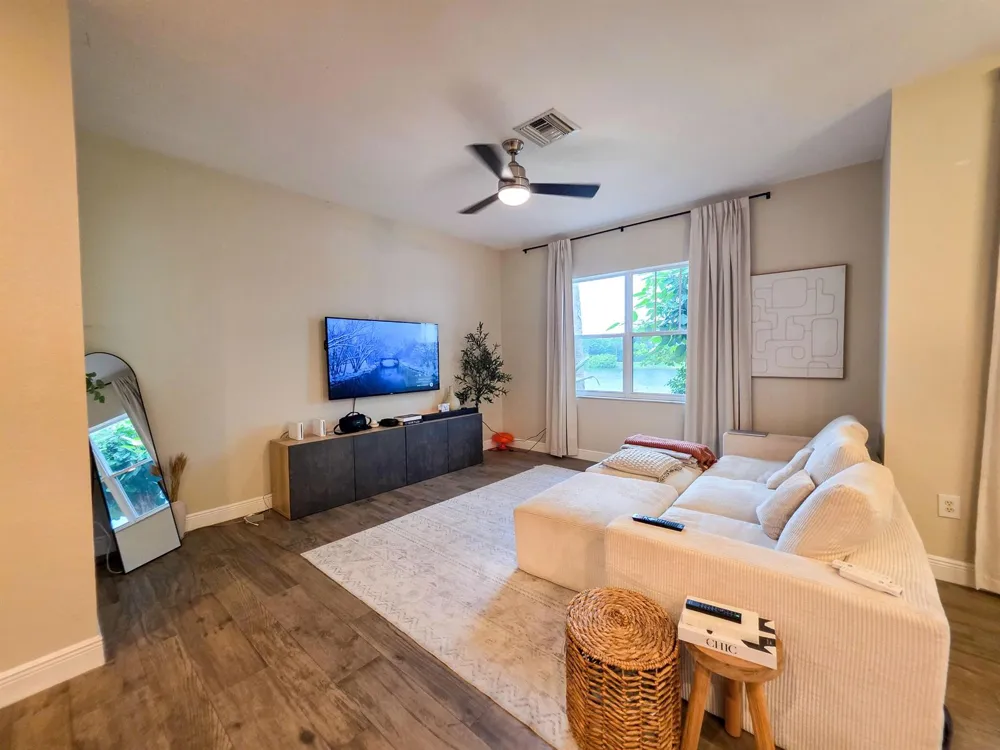 855 Marina Del Ray Lane #1 West Palm Beach, FL 33401