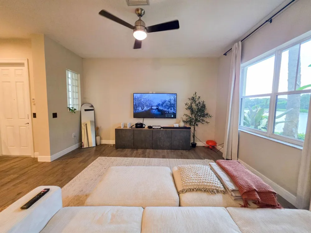 855 Marina Del Ray Lane #1 West Palm Beach, FL 33401