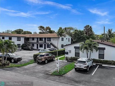 216 NW 25TH STREET