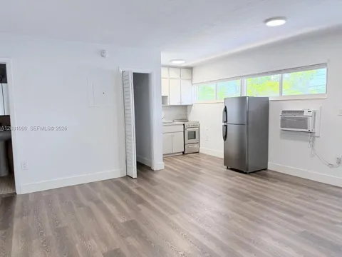 100 Madeira Ave #7