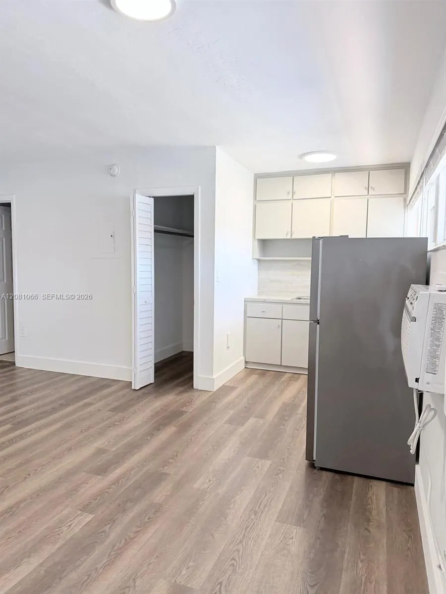 100 Madeira Ave #7 Coral Gables, FL 33134