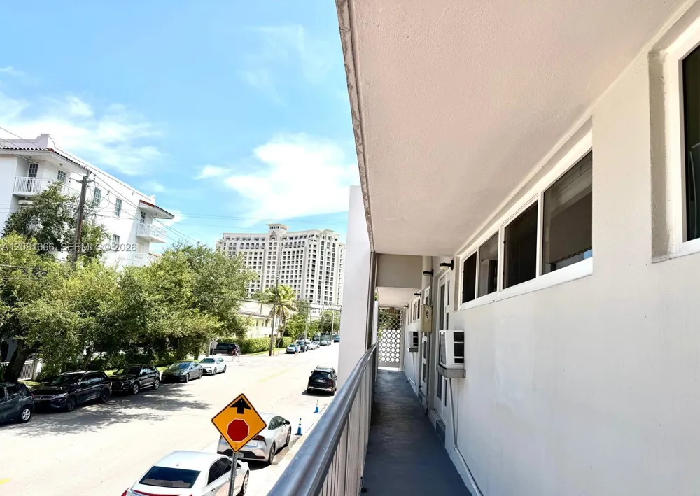 100 Madeira Ave #7 Coral Gables, FL 33134