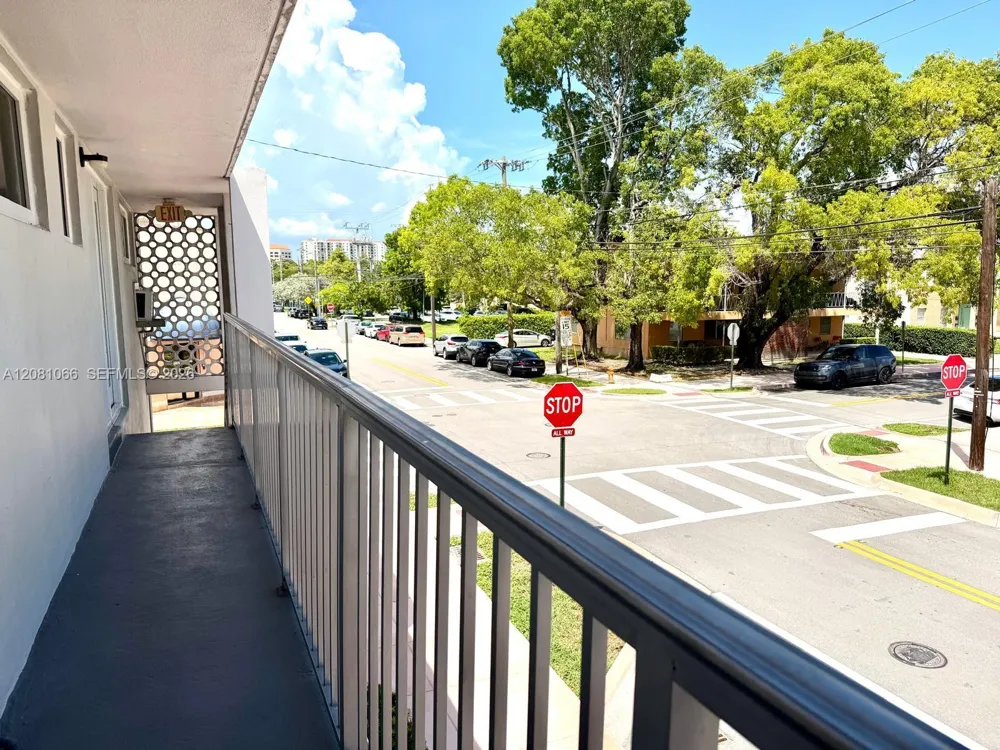 100 Madeira Ave #7 Coral Gables, FL 33134