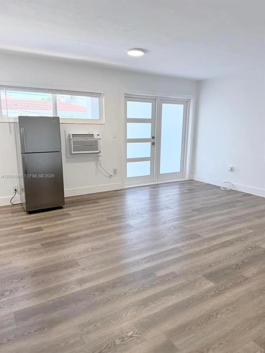 100 Madeira Ave #7 Coral Gables, FL 33134