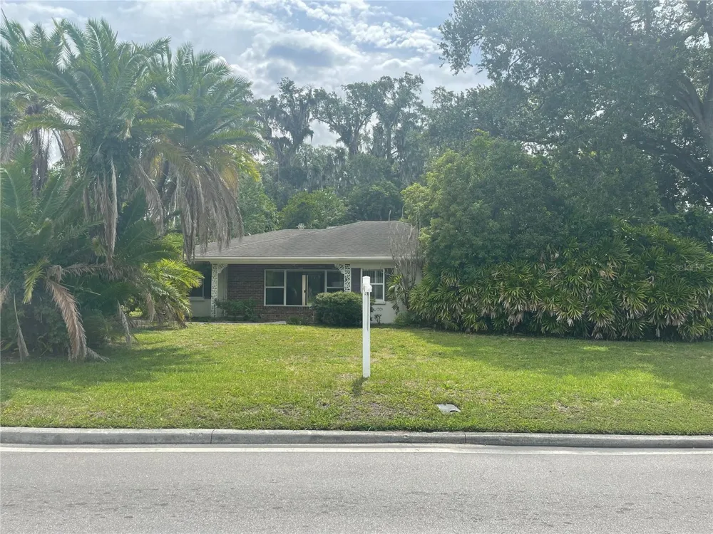 225 LAKE HOLLINGSWORTH DRIVE Lakeland, FL 33803