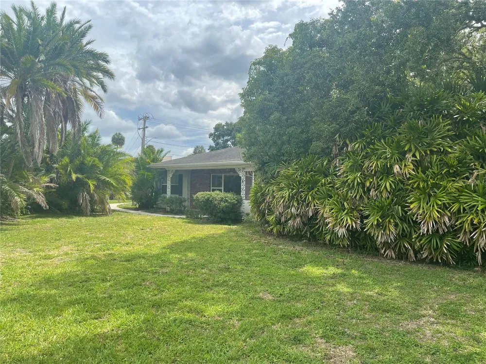 225 LAKE HOLLINGSWORTH DRIVE Lakeland, FL 33803