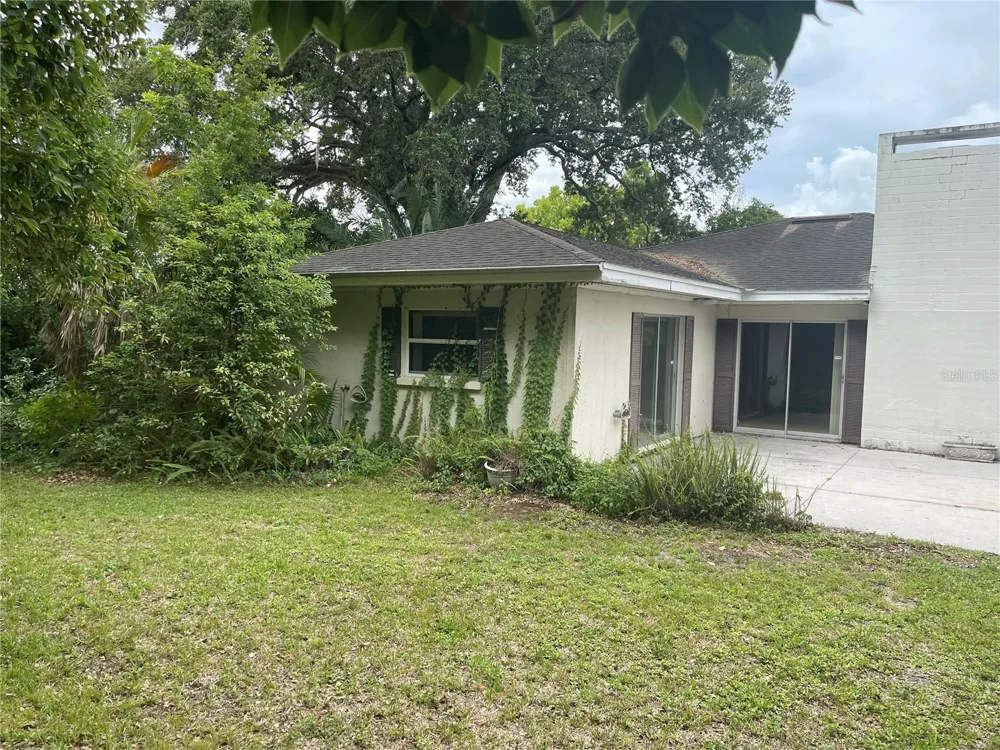 225 LAKE HOLLINGSWORTH DRIVE Lakeland, FL 33803